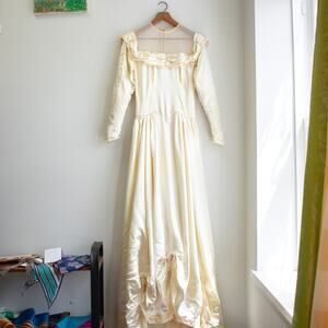 Vintage Satin Cream Lace Trim Wedding Dress Modern Size Medium